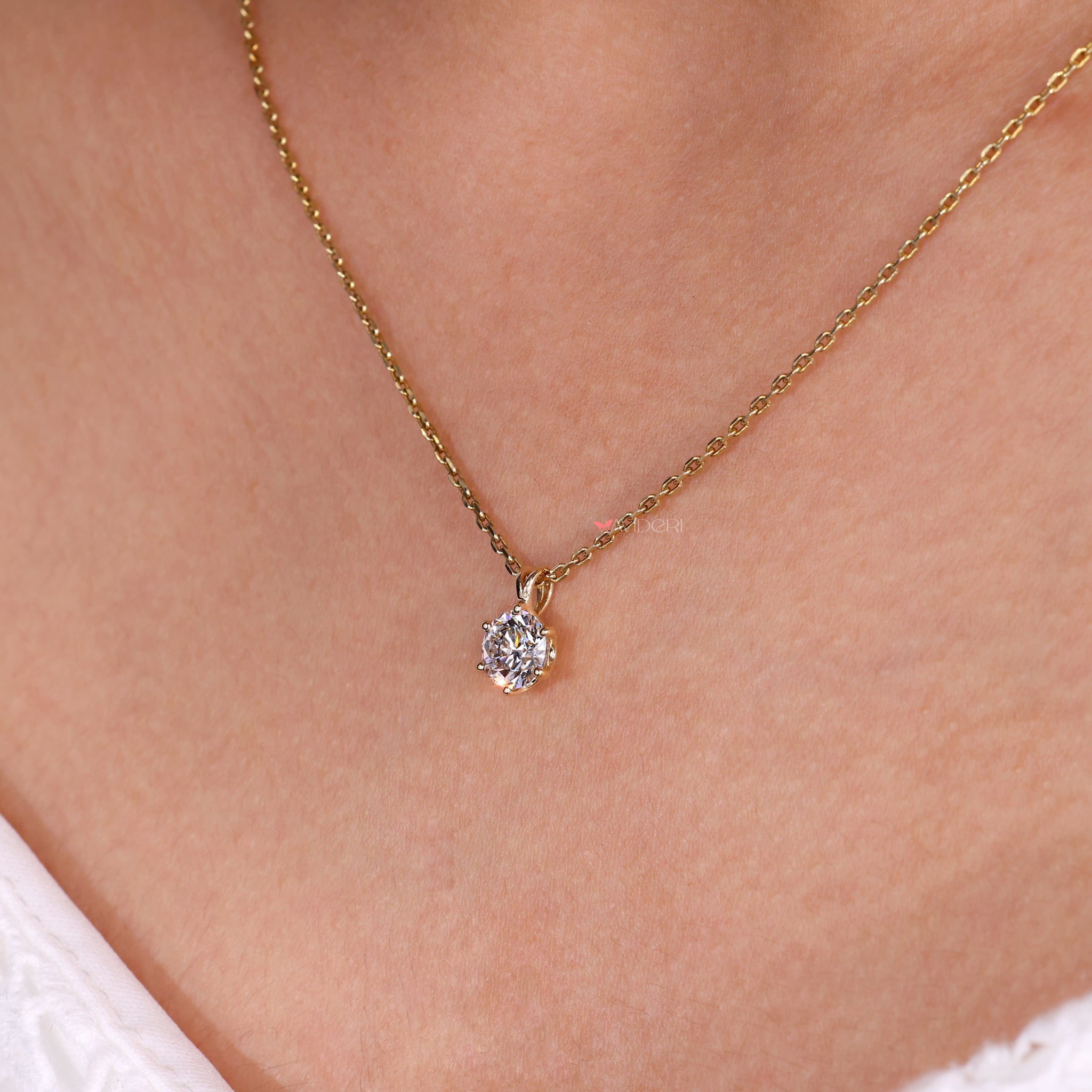 Solitaire pendant with a dazzling Lab Grown Diamond.