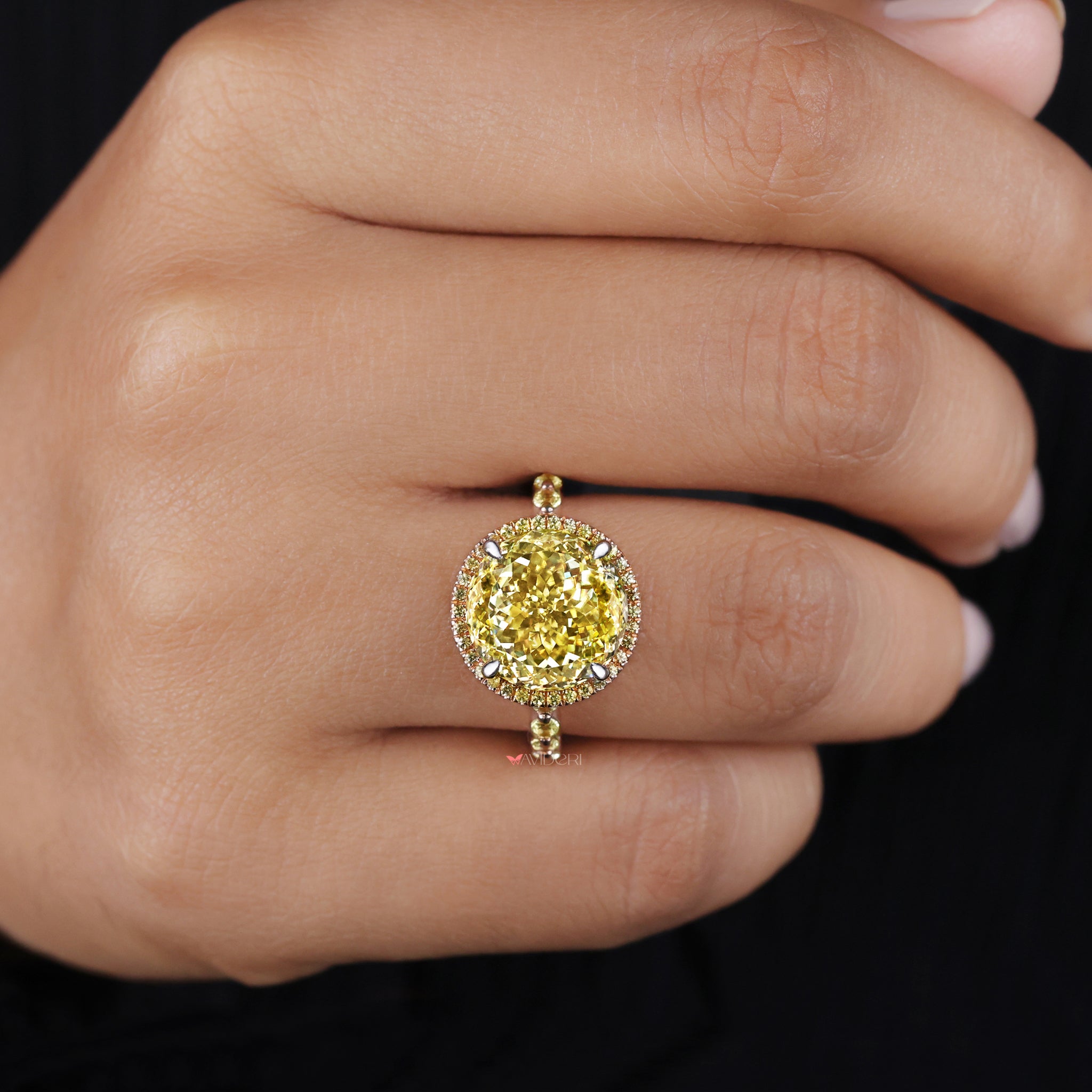 Round cut engagement ring, round cut ring, handmade jewelry.