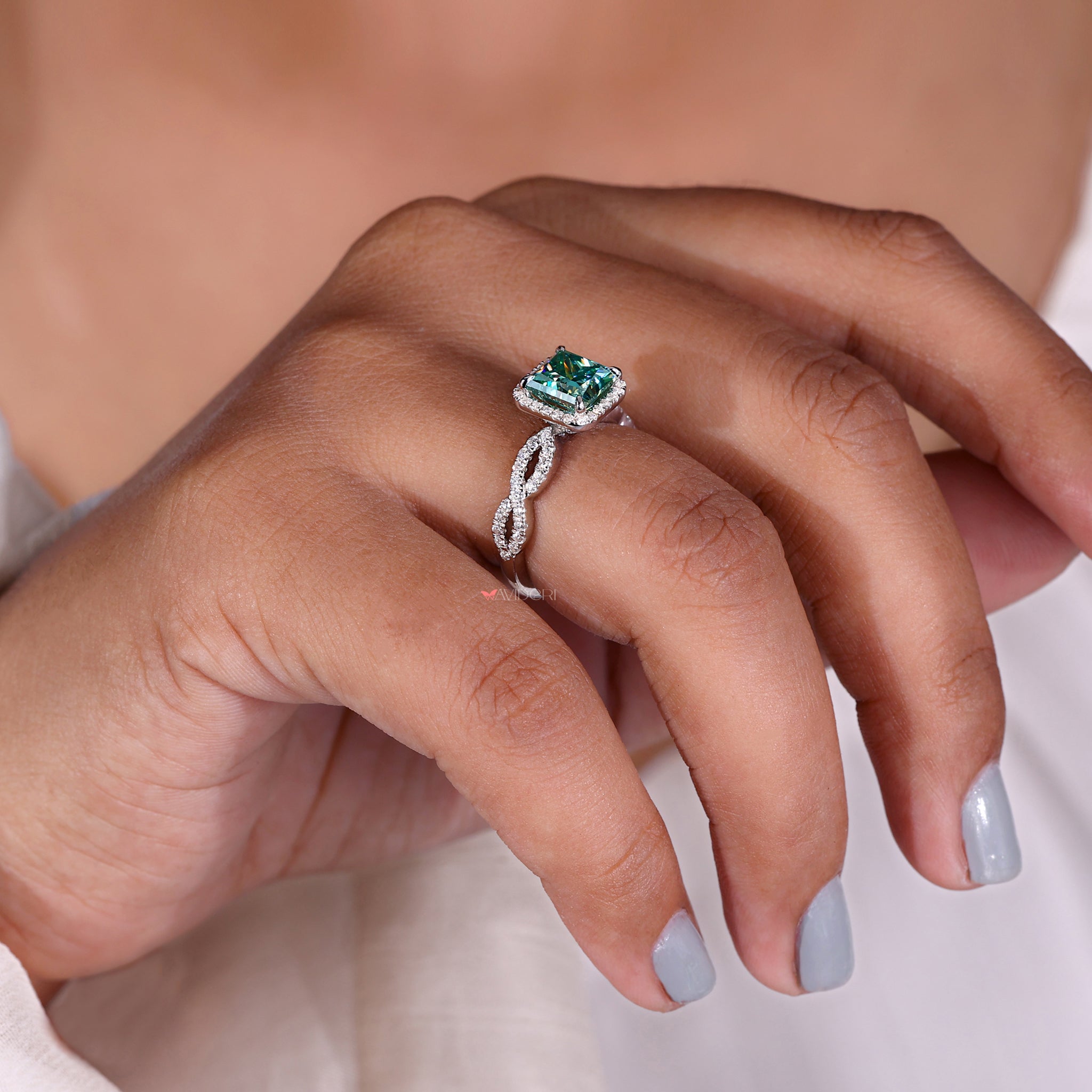 White gold twisted pave setting for an intricate and timeless design.
