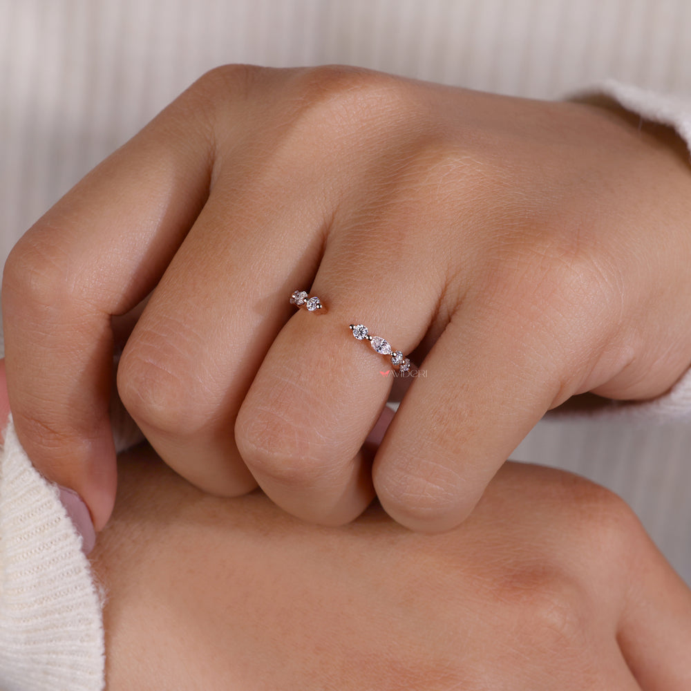 Lab grown diamond band with classic and timeless appeal.

