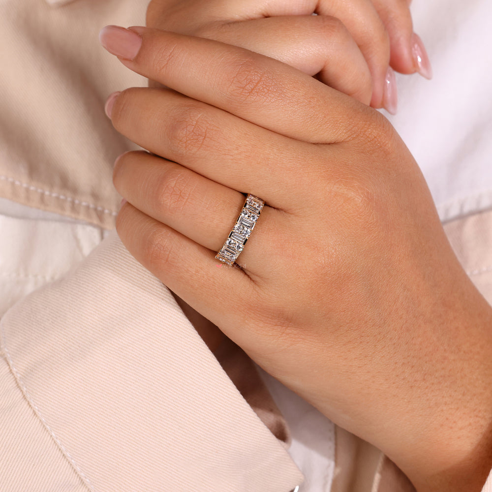 Baguette and round diamond ring with a classic design.
