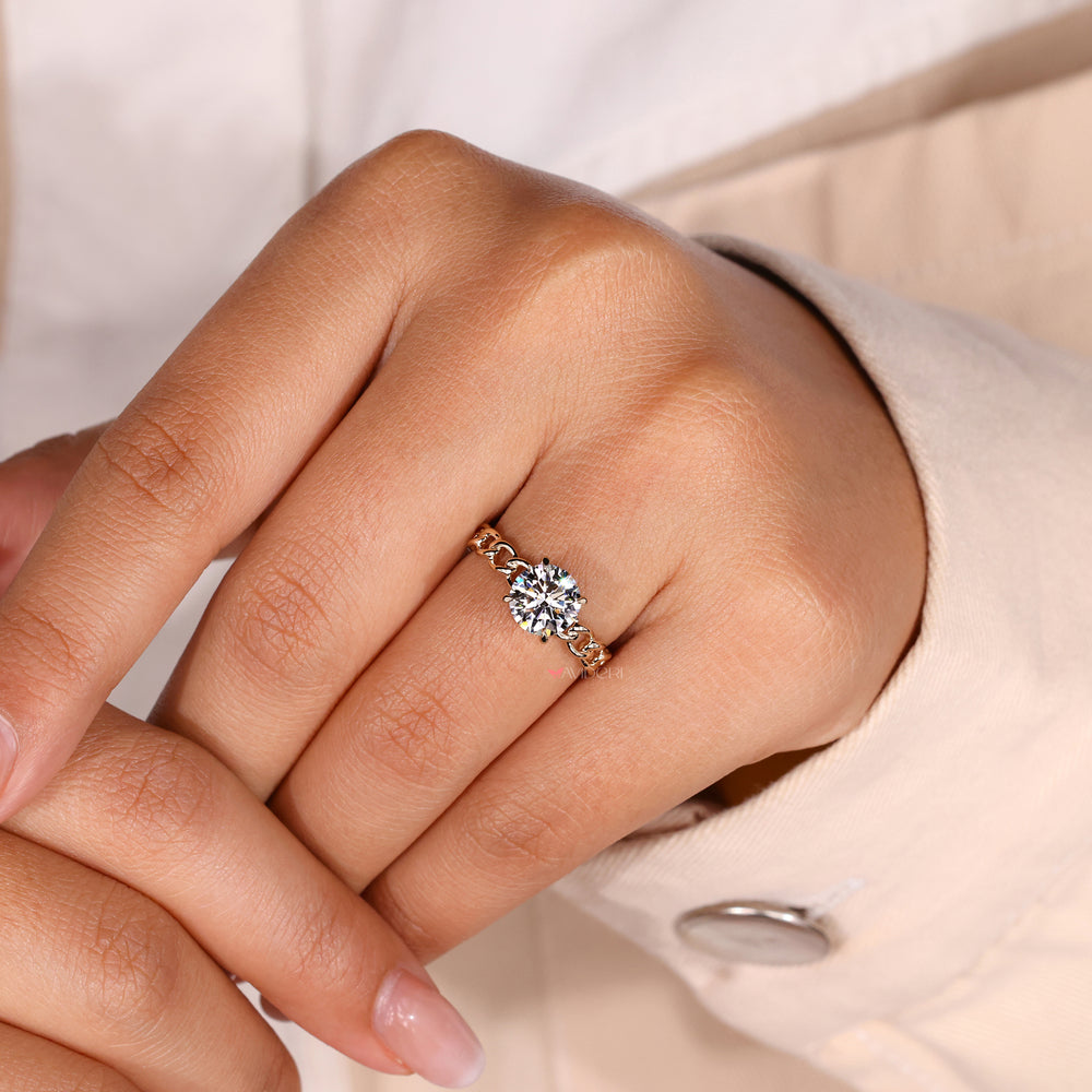 Diamond solitaire ring designed to celebrate unforgettable moments.
