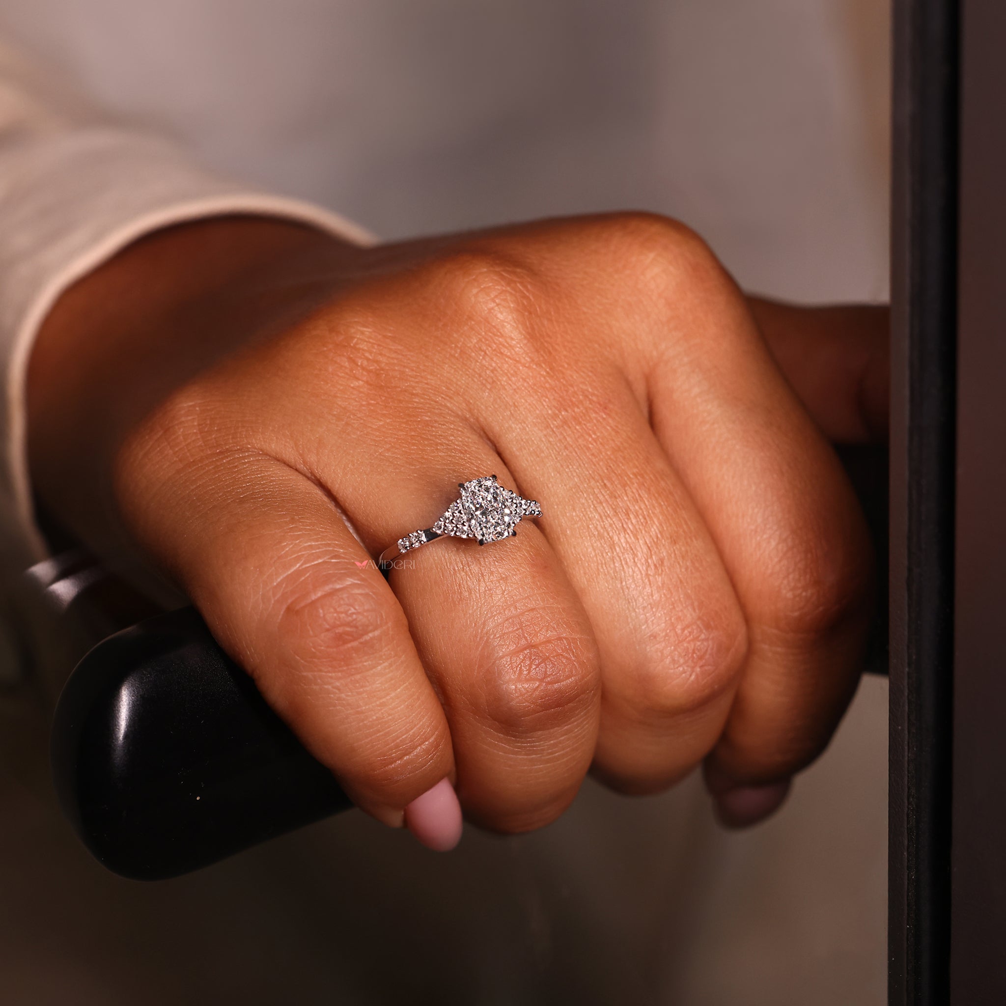 Cluster ring setting featuring a dazzling arrangement of diamonds for a bold look.
