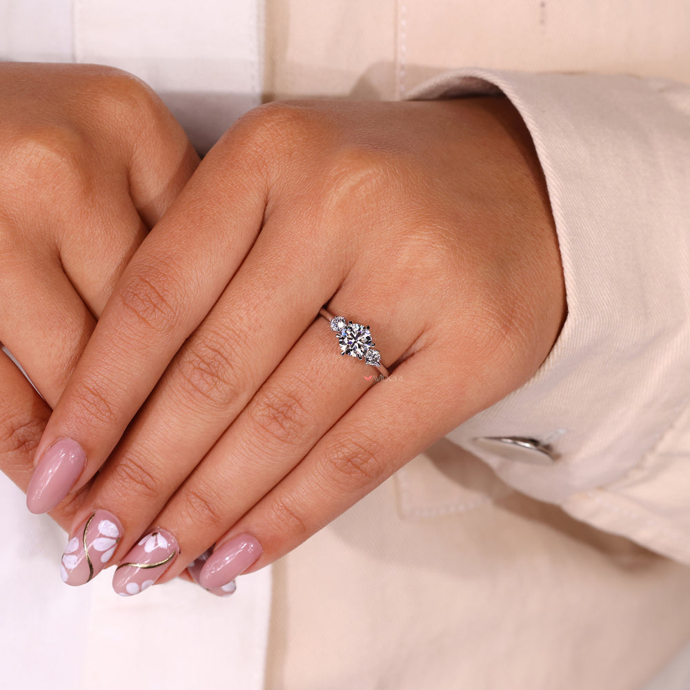 Classic round cut diamond ring perfect for a sophisticated look.
