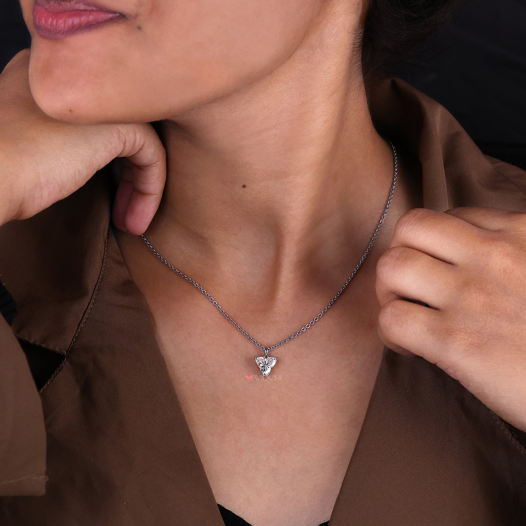 Flower Cut pendant featuring a delicate, floral-inspired design with radiant brilliance.