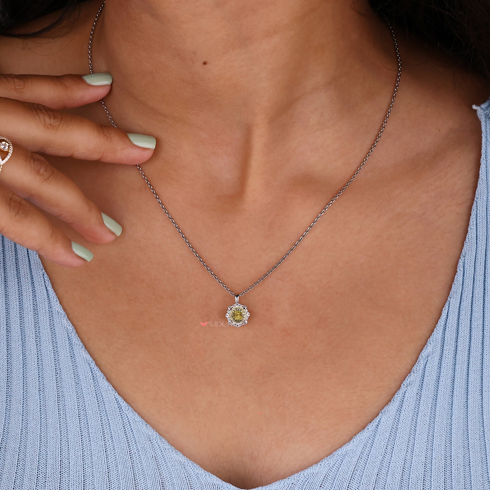 Pendant charm for necklace with a stylish, versatile design.