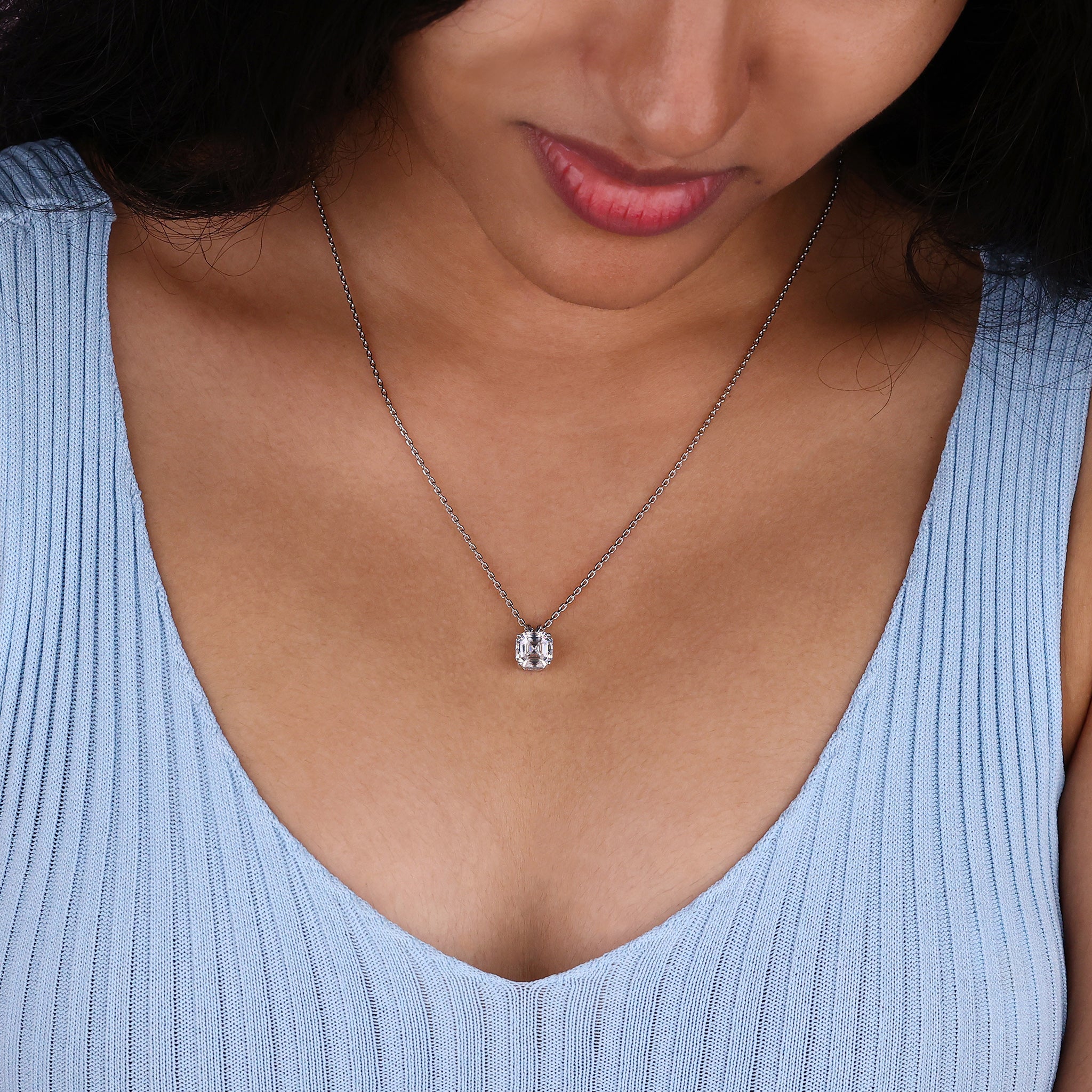 Buy gold pendant for a thoughtful and lasting gift.