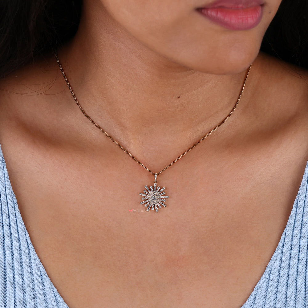 Wedding pendant with a radiant and elegant look.