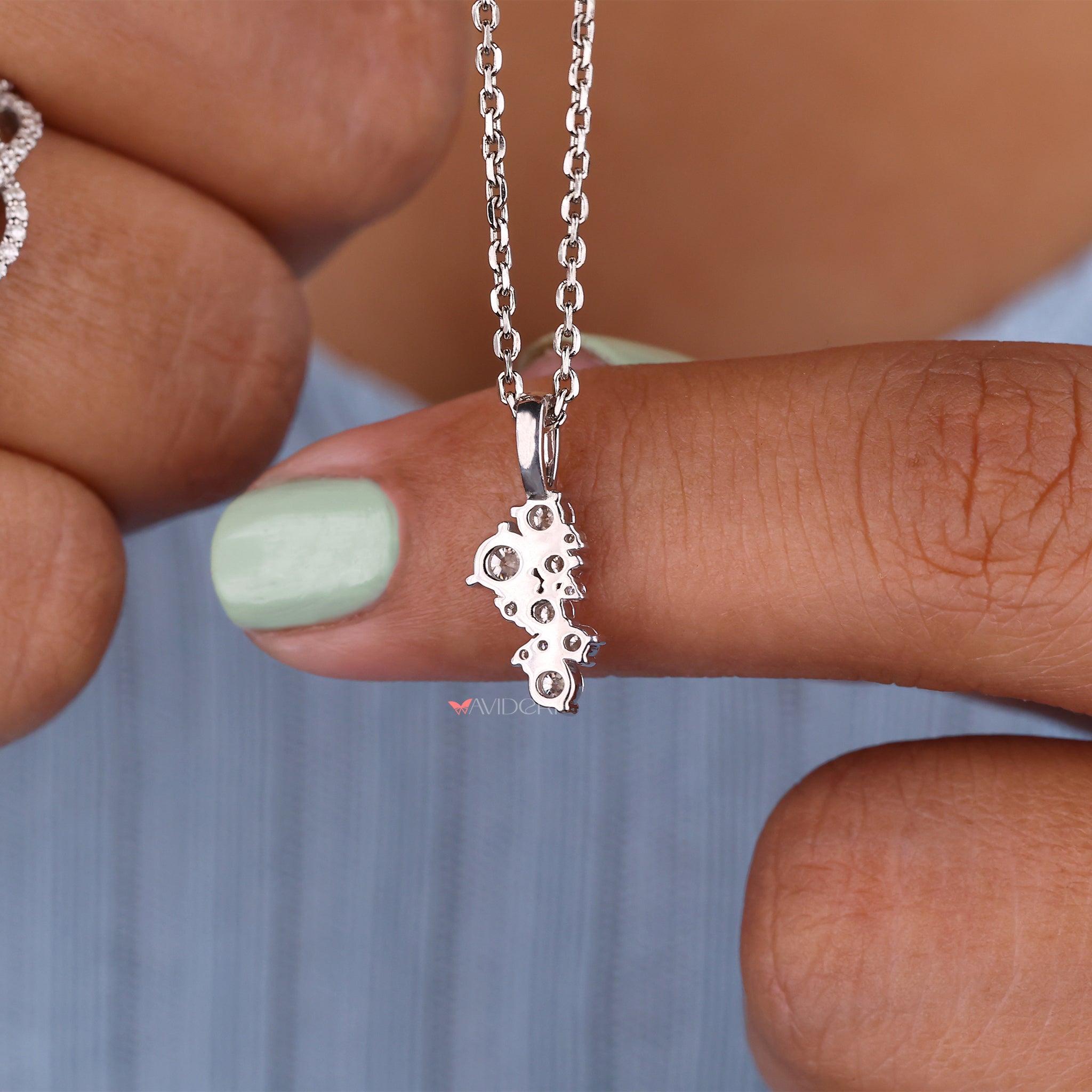 White gold pendant with a polished, elegant finish.