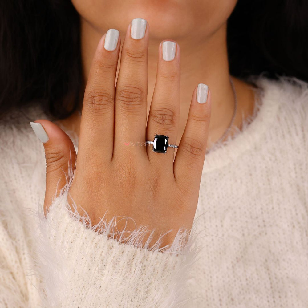 Sparkling cushion cut ring, perfect for an unforgettable proposal.

