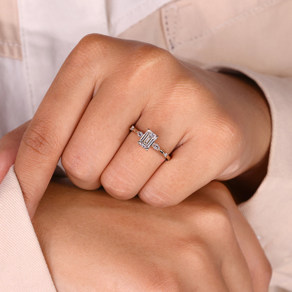 Exquisite round diamond ring designed to make memories last forever.
