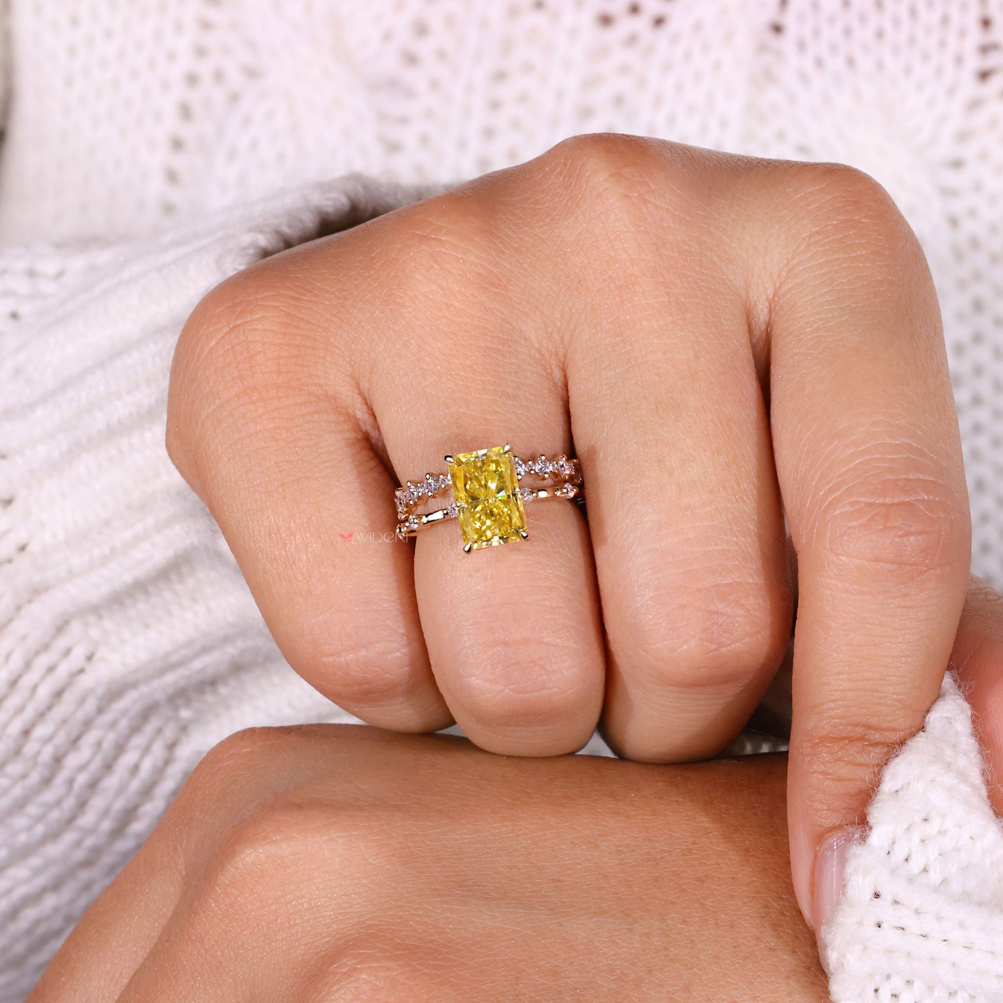 4 Claw Prong Setting ensures a secure and stylish hold for the Moissanite.