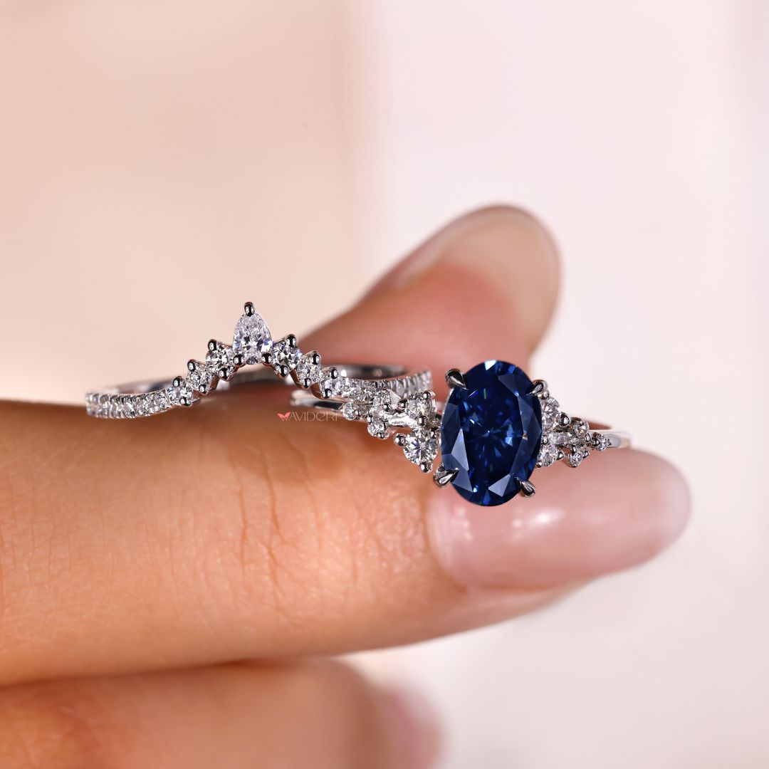 Bridal set wedding ring with matching band, ideal for a dreamy wedding day.