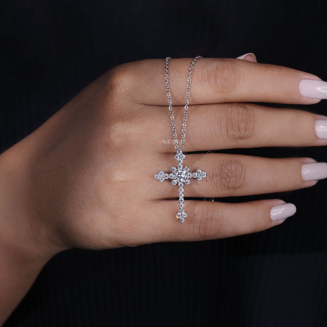 White gold pendant delivers bright style for special moments.