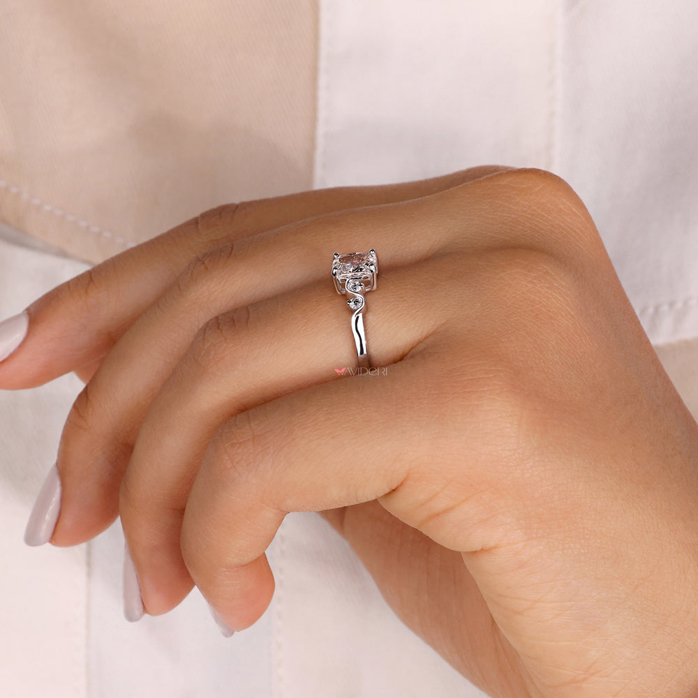 Lab grown diamond in a 5 stone ring setting.

