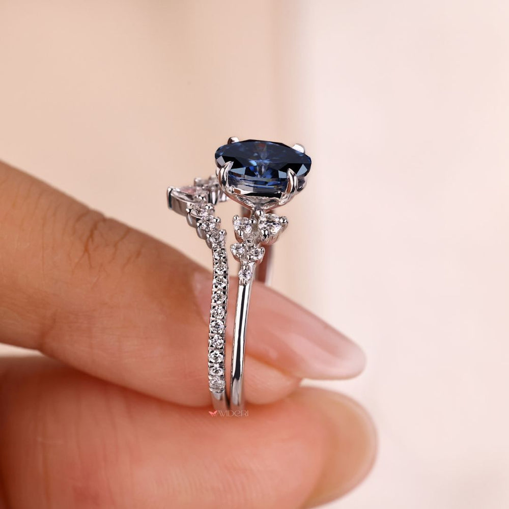 Matching wedding band with a chevron design for added sophistication.