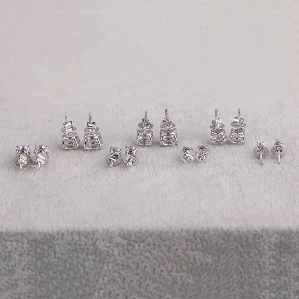 These round earrings provide a clean, elegant look.
