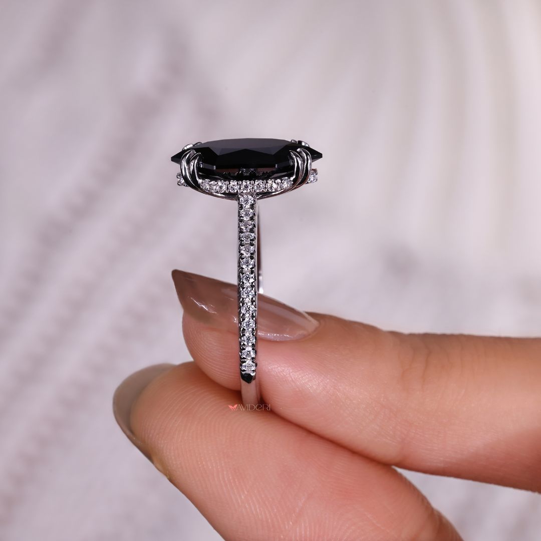 Double Claw Prong setting for added security and elegance.
