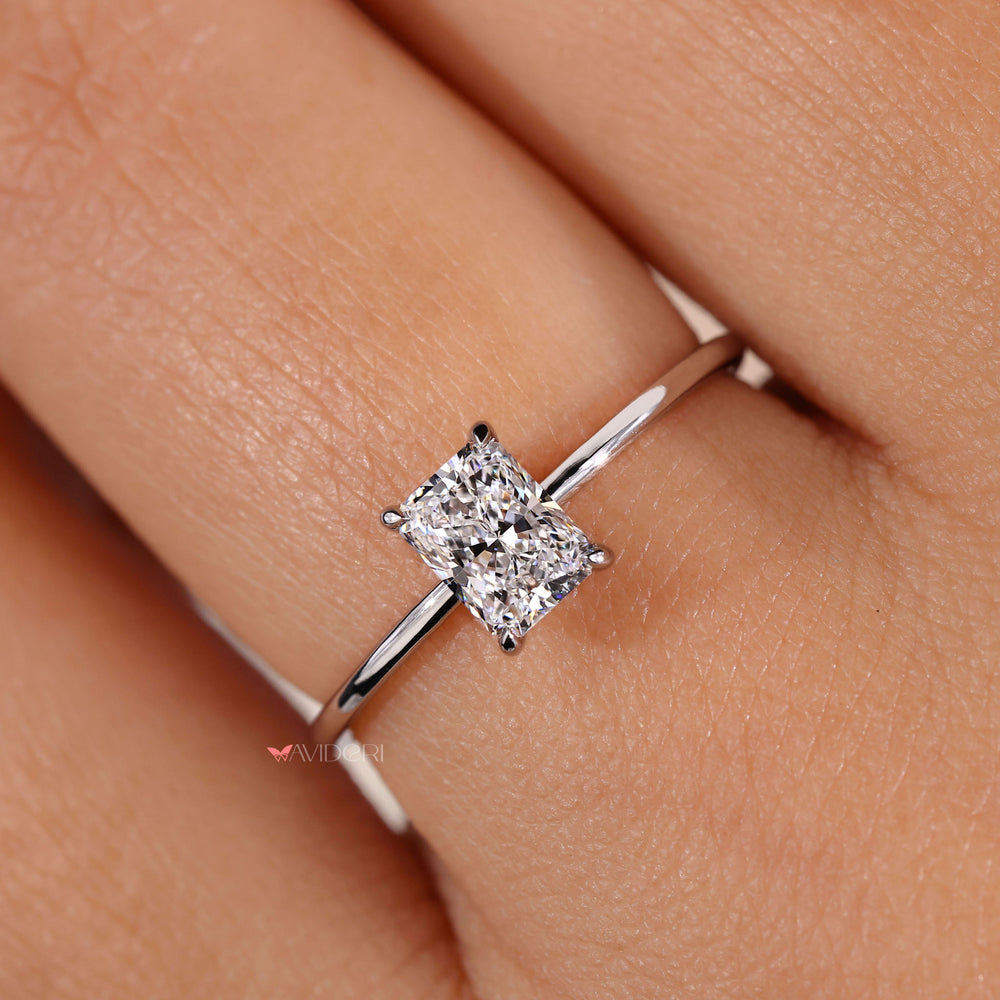 Solitaire engagement ring in a radiant cut design
