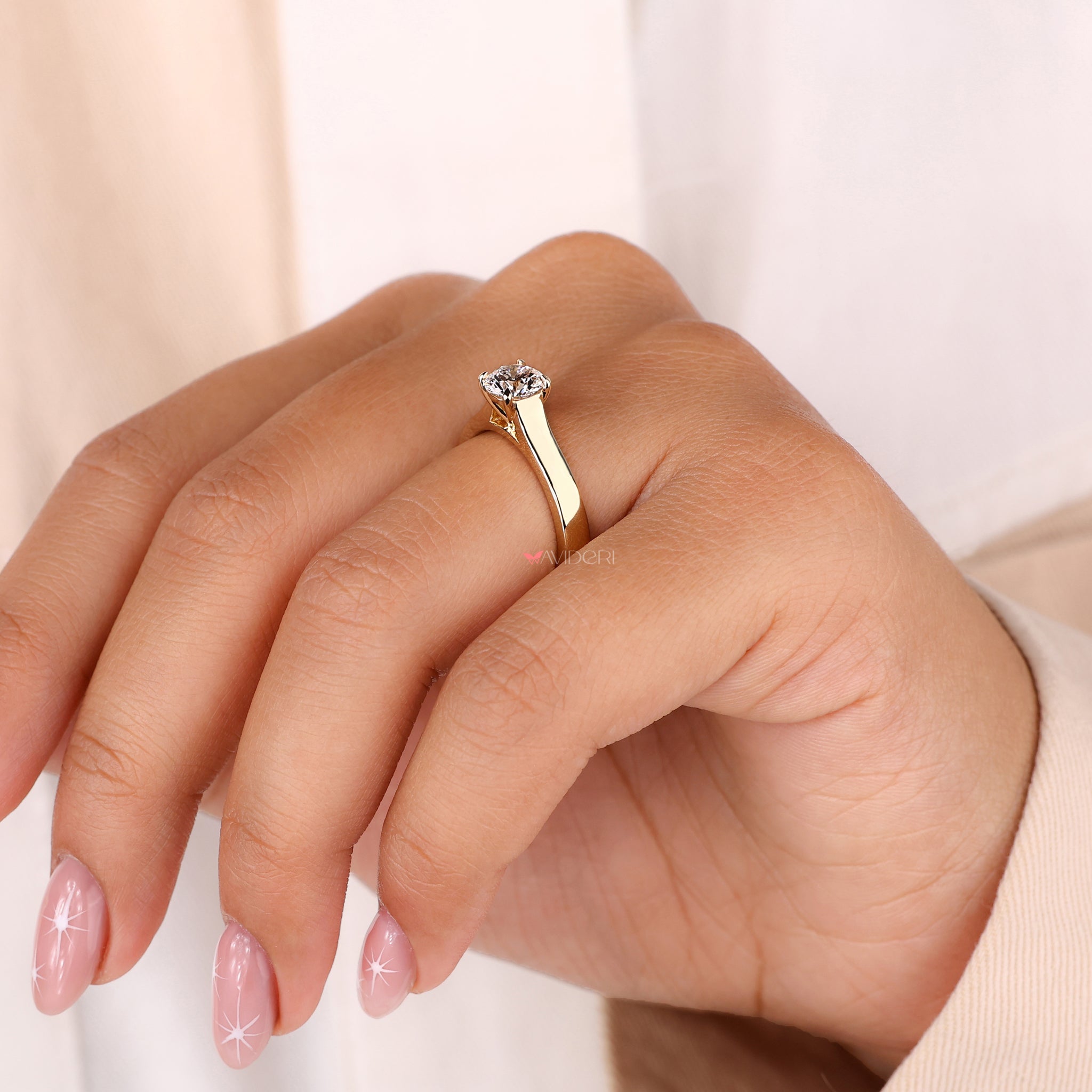 Timeless round diamond ring showcasing flawless craftsmanship.
