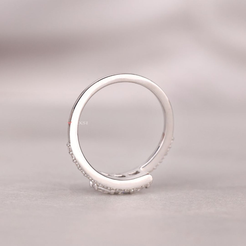 White gold ring, white gold engagement ring, bypass setting ring
