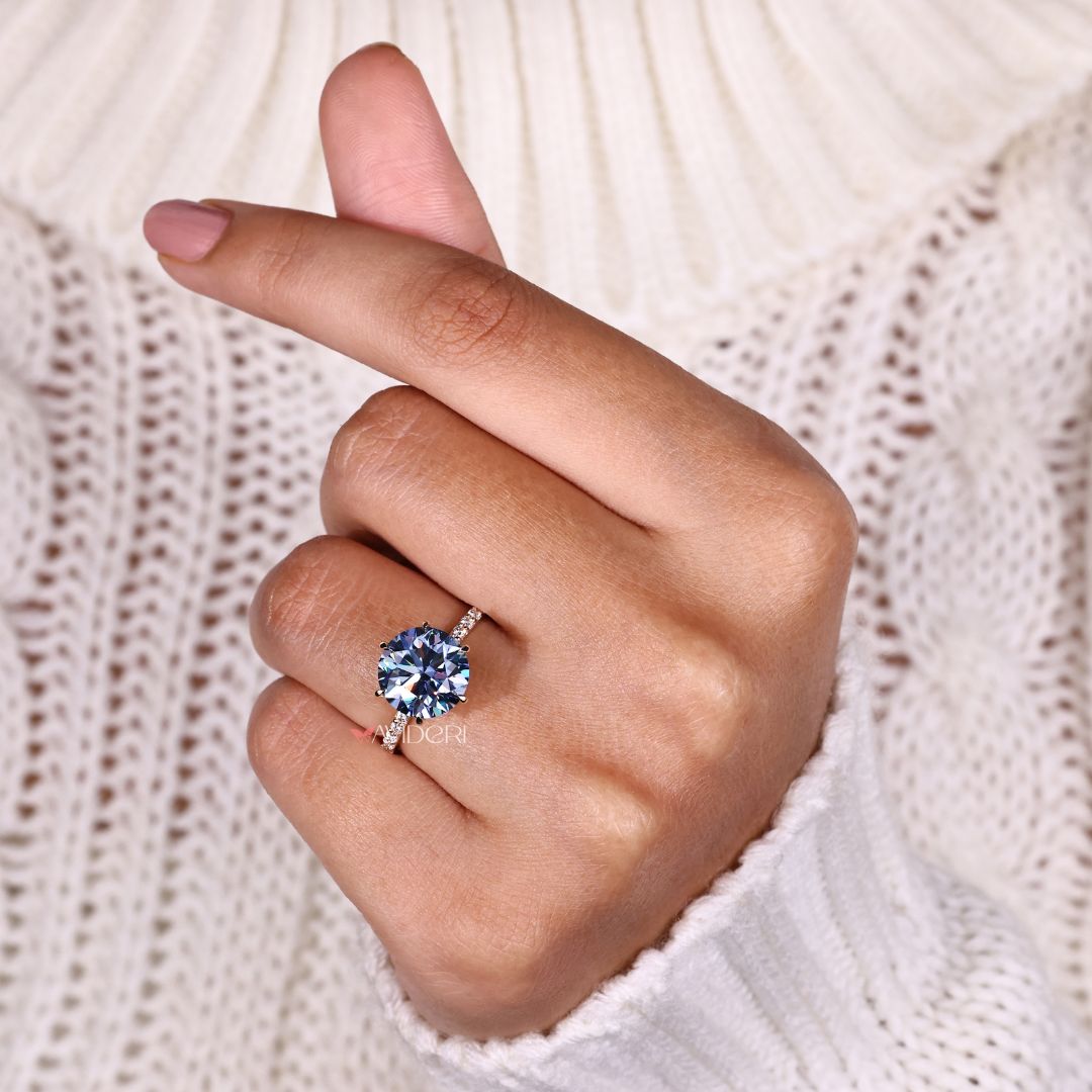This 6 prong ring keeps your center stone secure and steady.
