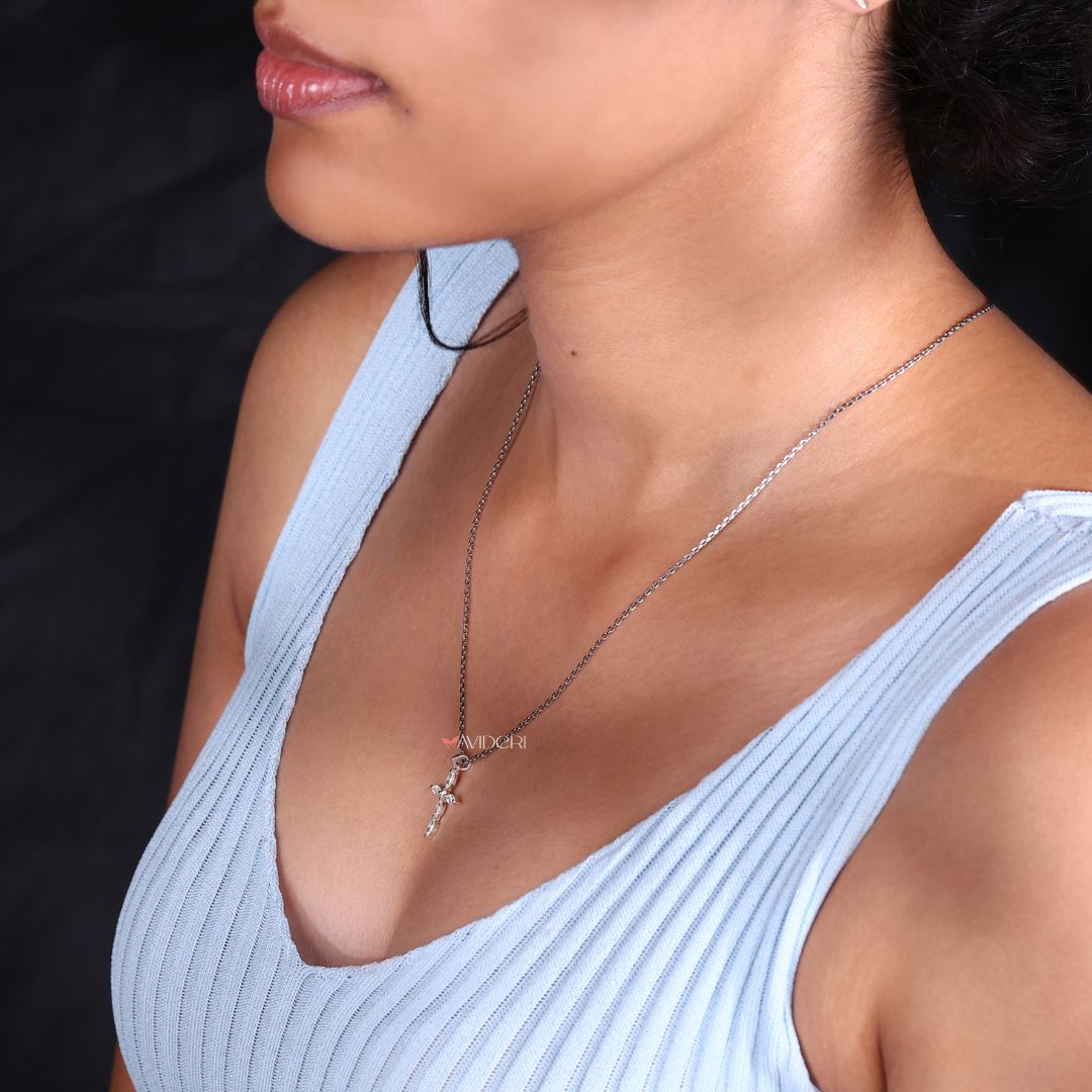Yellow gold pendant designed for everyday wear
