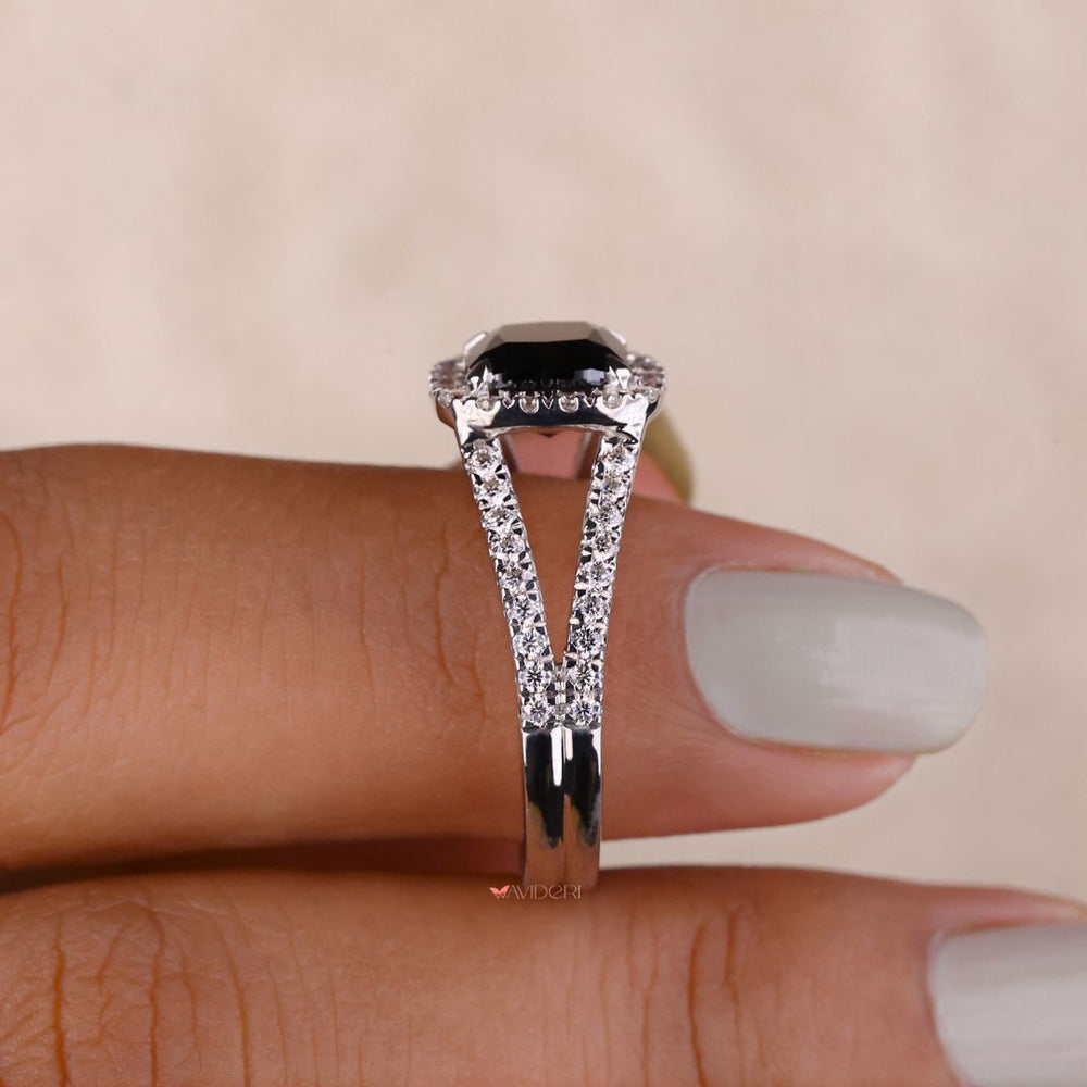 Hidden halo ring with sparkling details for a perfect proposal
