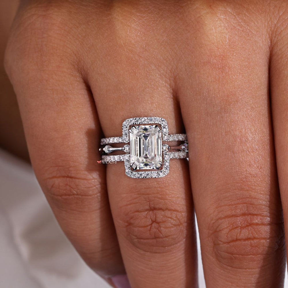Round wedding band delivers classic charm and balanced beauty with a smooth circular shape.
