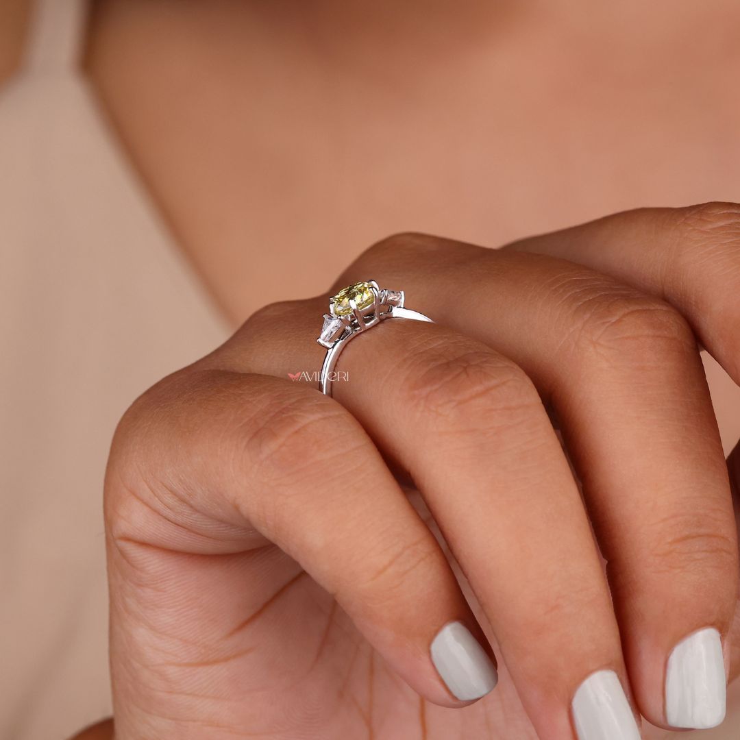 Avideri ring, avideri engagement ring, portuguese cut ring

