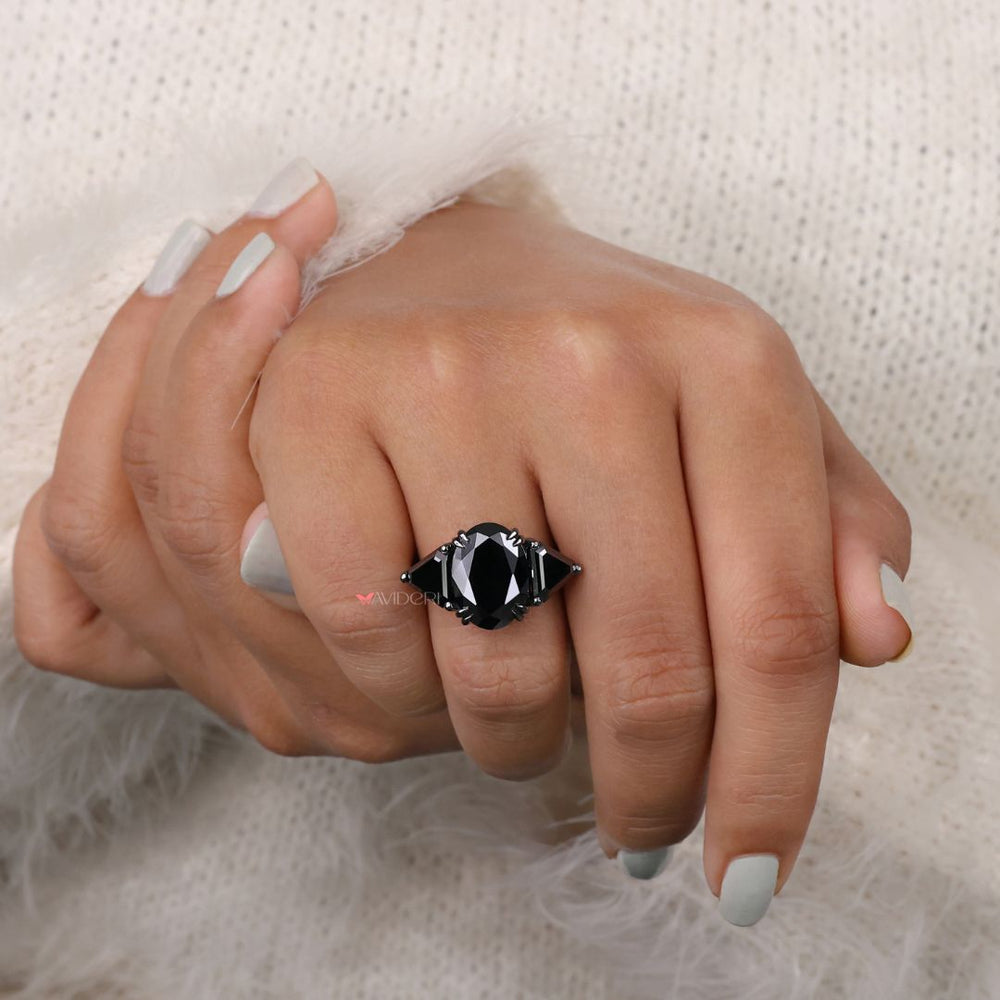 Double Claw Prong ring setting for secure and stunning diamonds.
