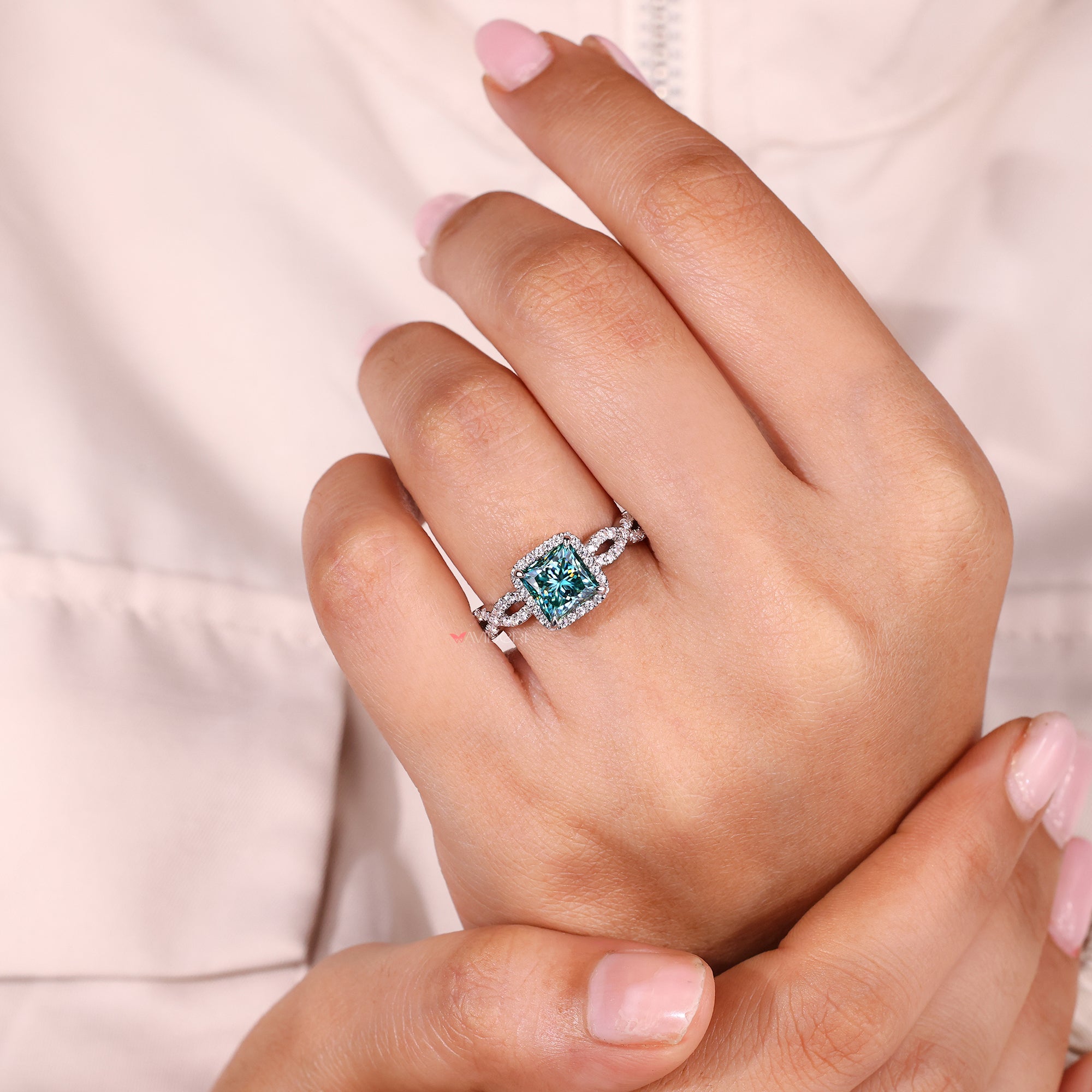 White gold twisted pave setting for an intricate and timeless design.