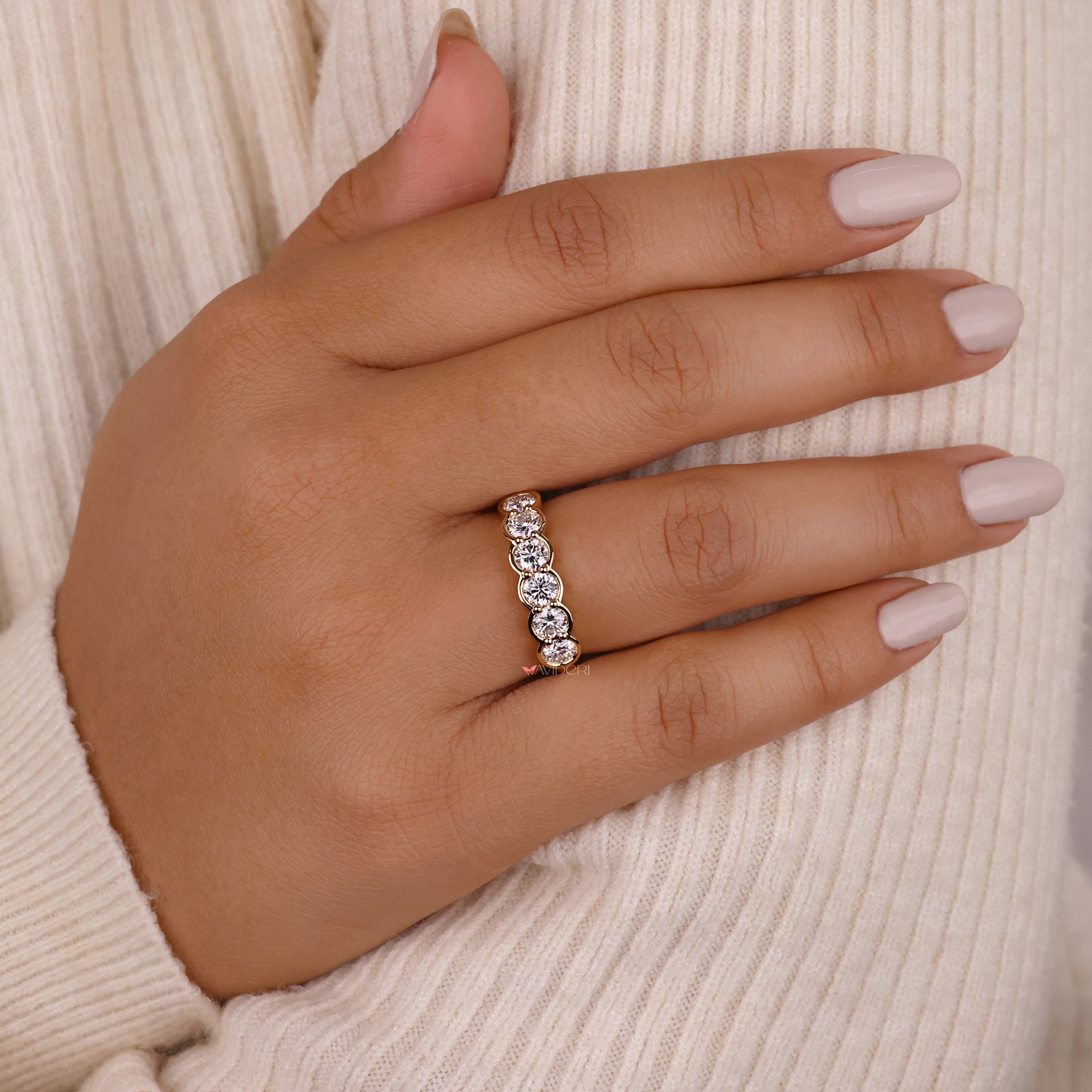 Handmade jewelry band designed by Avideri experts.

