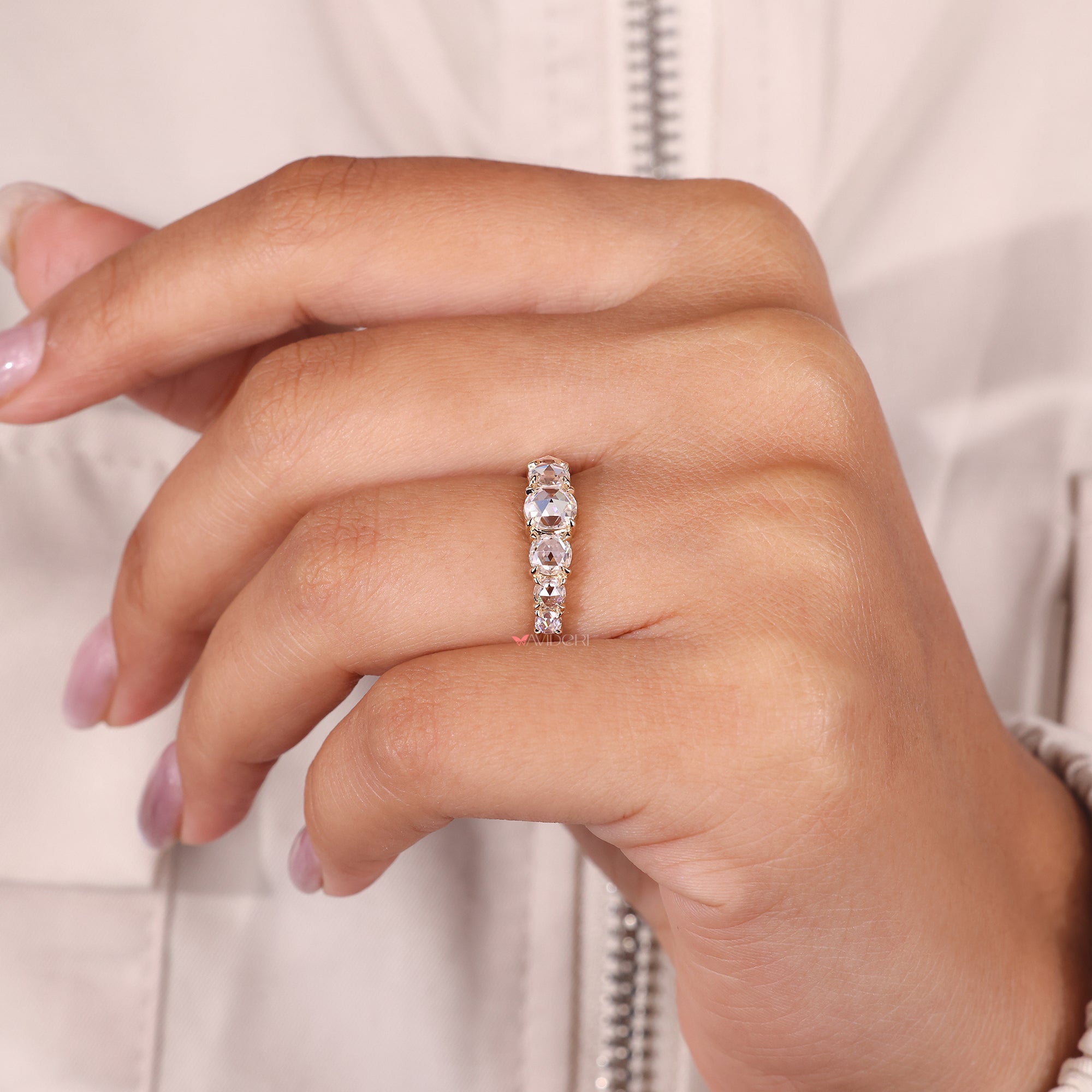 Anniversary Gift for her shows love in a special way.
