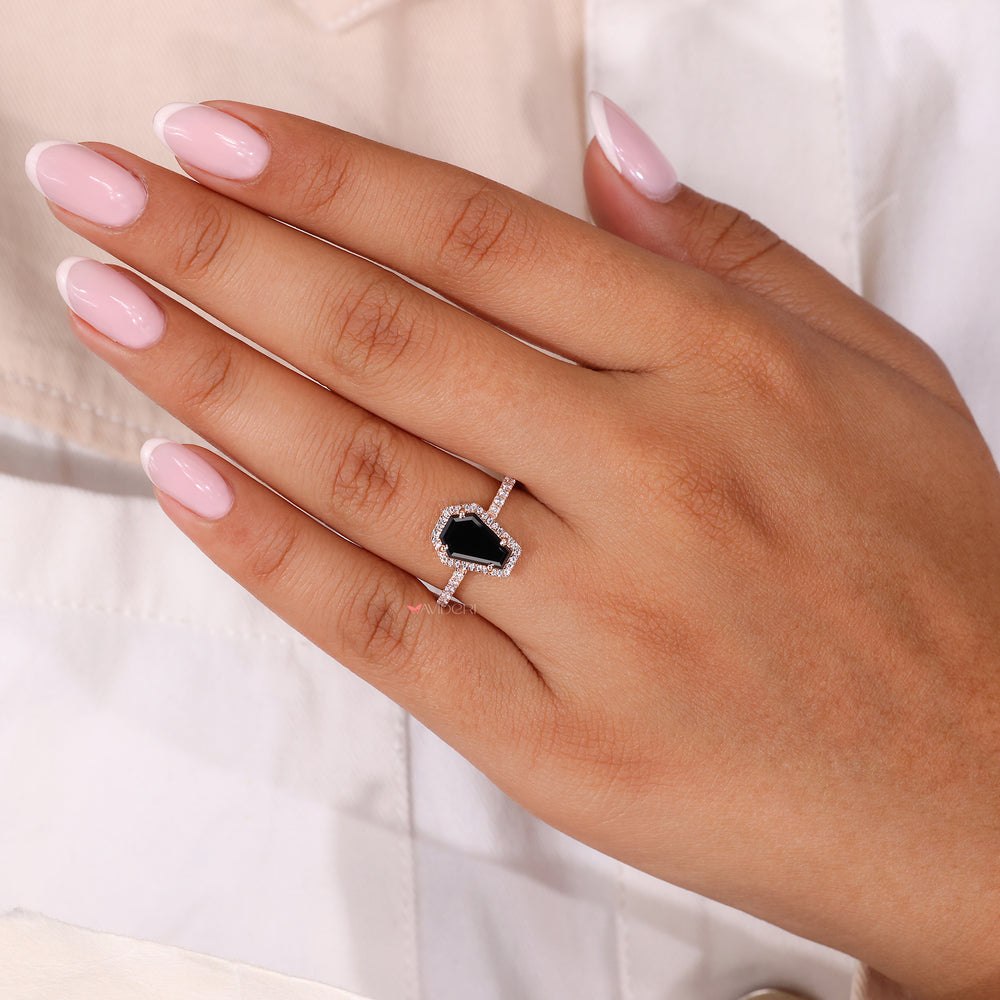 Stylish open gallery ring showcasing a brilliant centerpiece.
