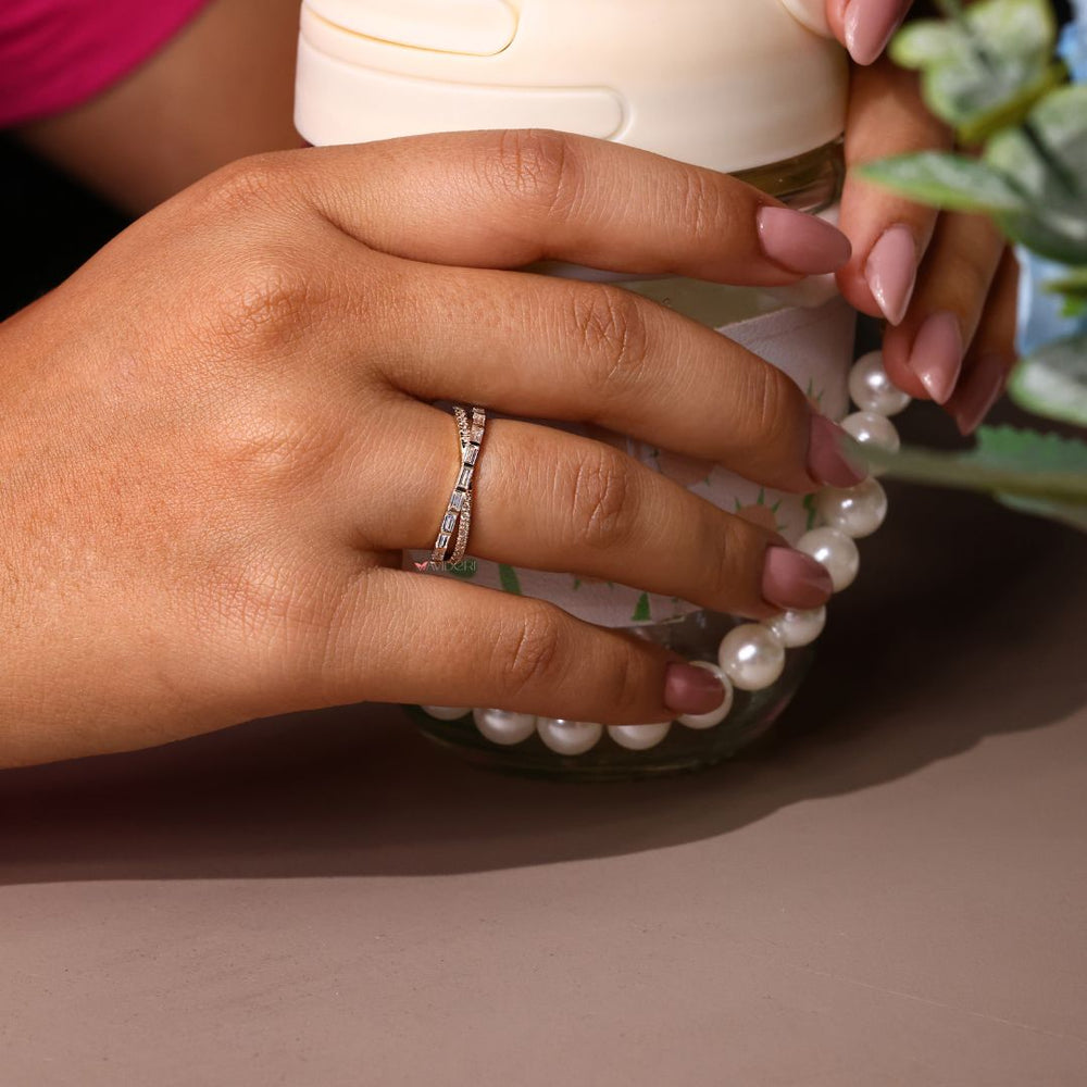 Crossover diamond band for a unique bridal look.
