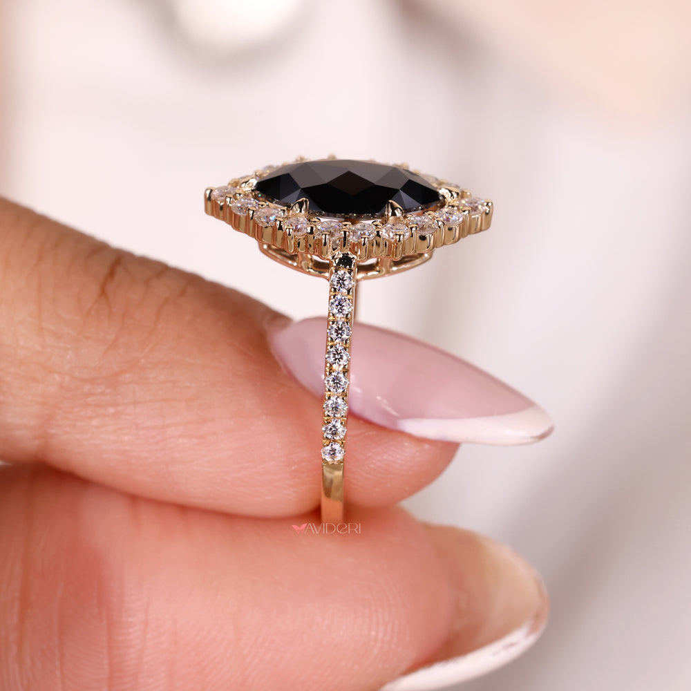 Halo setting ring designed for brilliance
