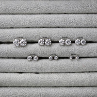 Round Earrings In White Gold