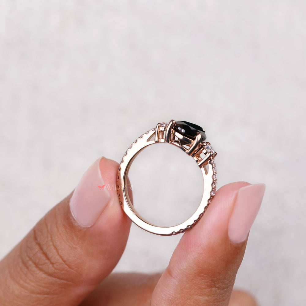 Rose gold ring combining elegance with a warm golden glow
