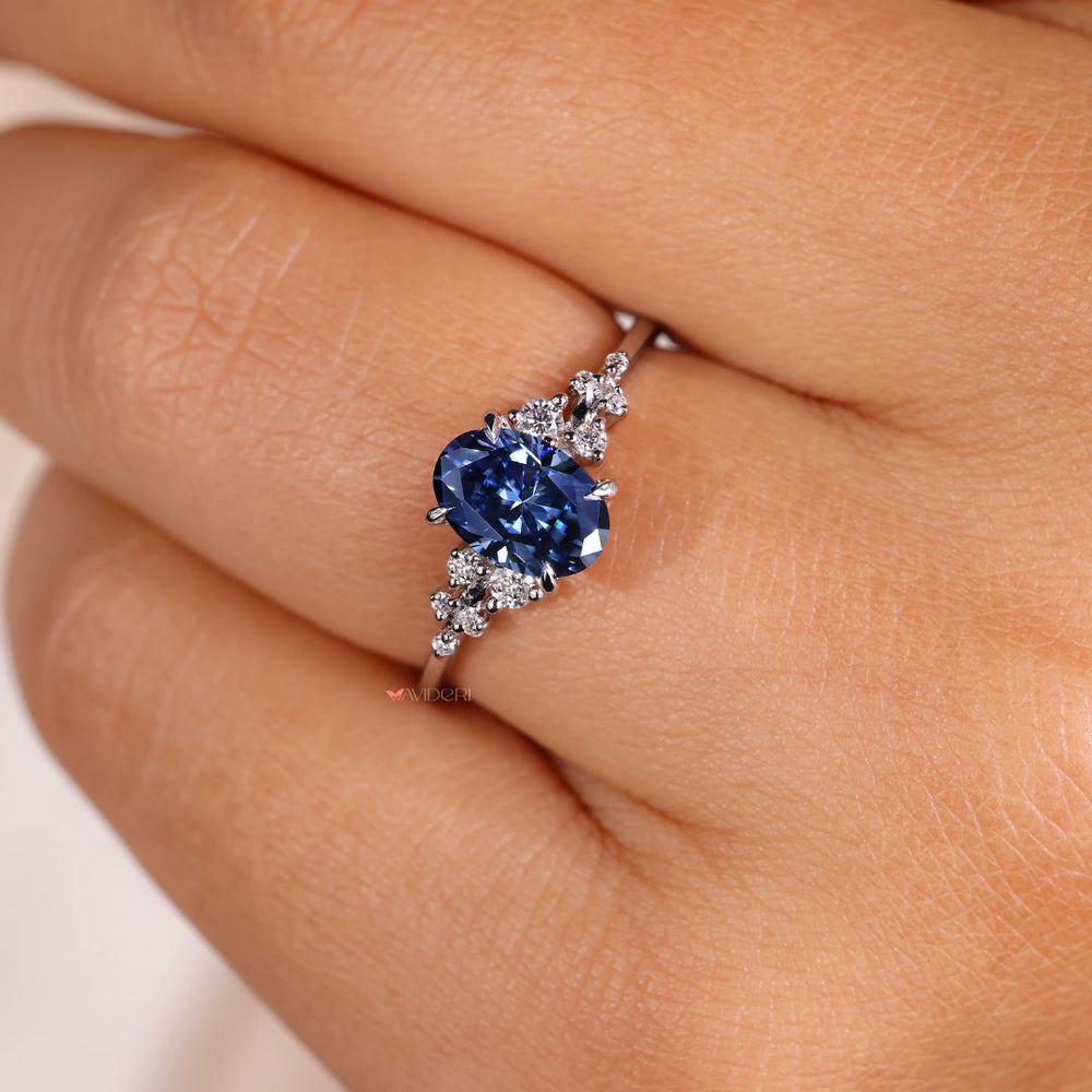 Oval Engagement Ring – An eye-catching oval engagement ring designed to shine.
