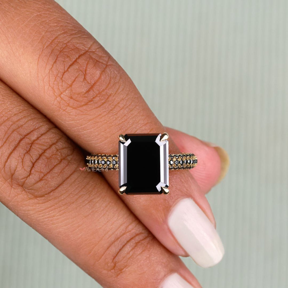 Round cut ring, prong setting, moissanite engagement ring
