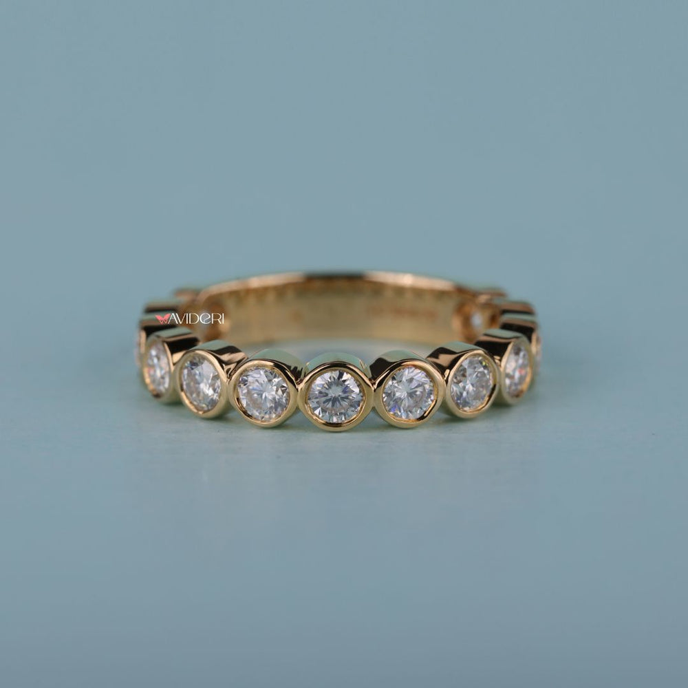Yellow Gold Wedding Ring with bezel style