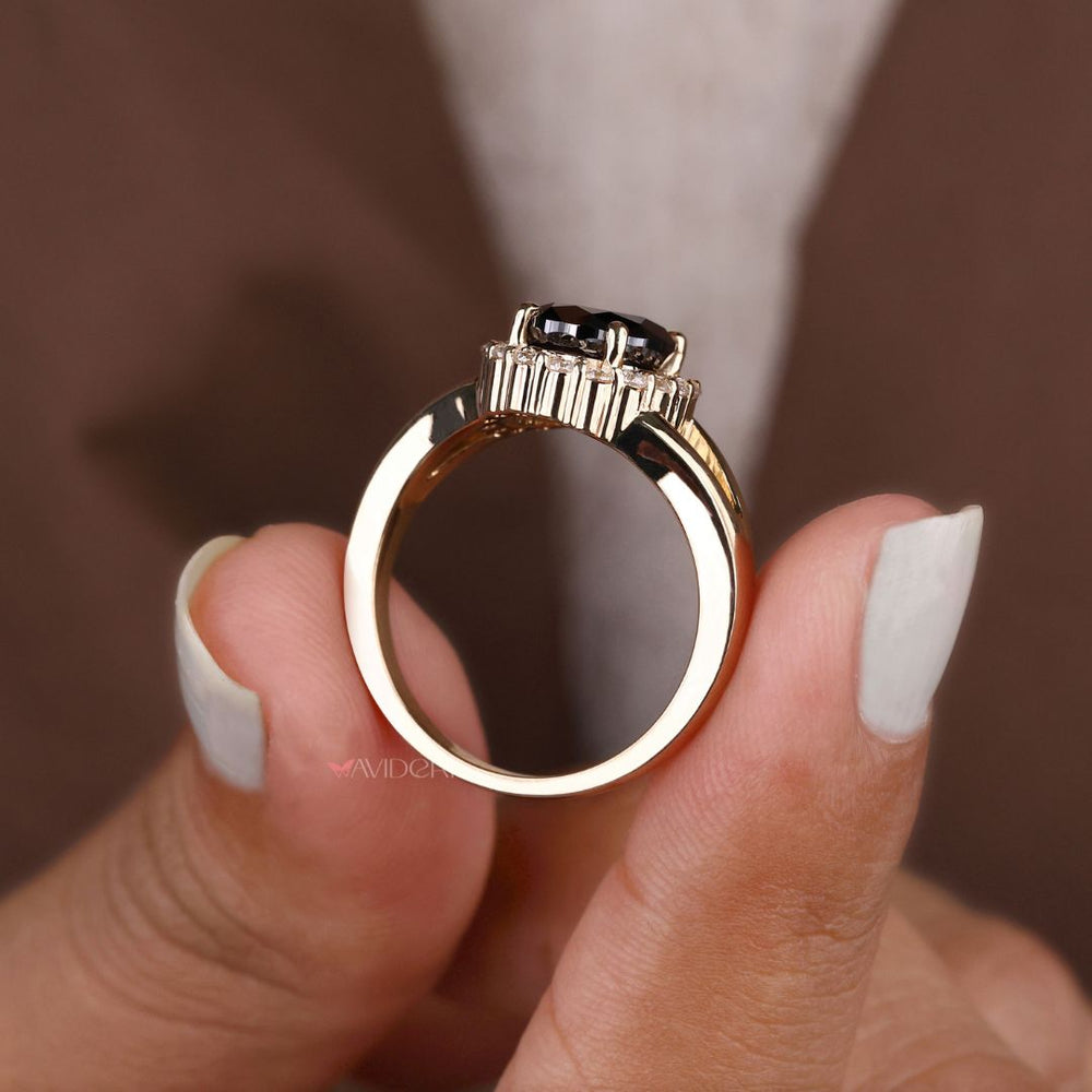 Yellow gold engagement ring with exquisite craftsmanship.
