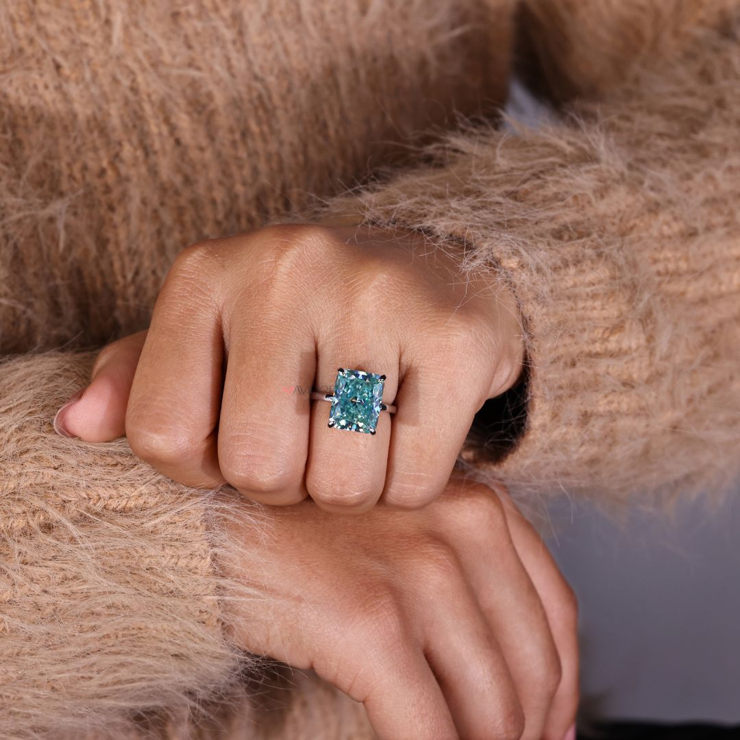 This crushed ice moissanite ring offers bright shimmering light.
