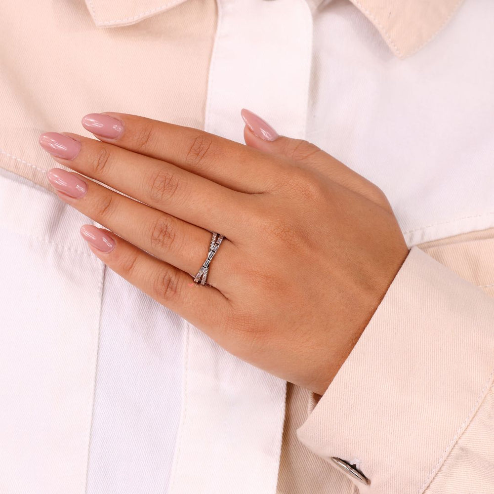 Avideri wedding band with a distinctive design.
