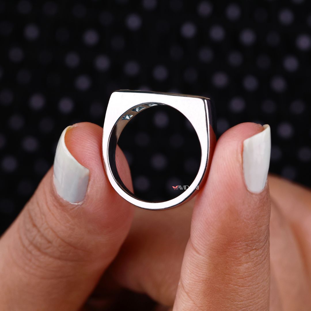 Baguette cut moissanite band offers precision-cut brilliance with timeless design.
