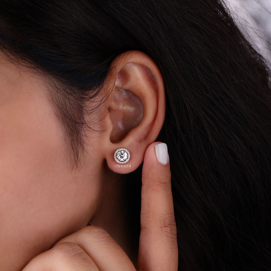 Avideri Earrings, featuring a stylish and elegant design, perfect for any occasion.