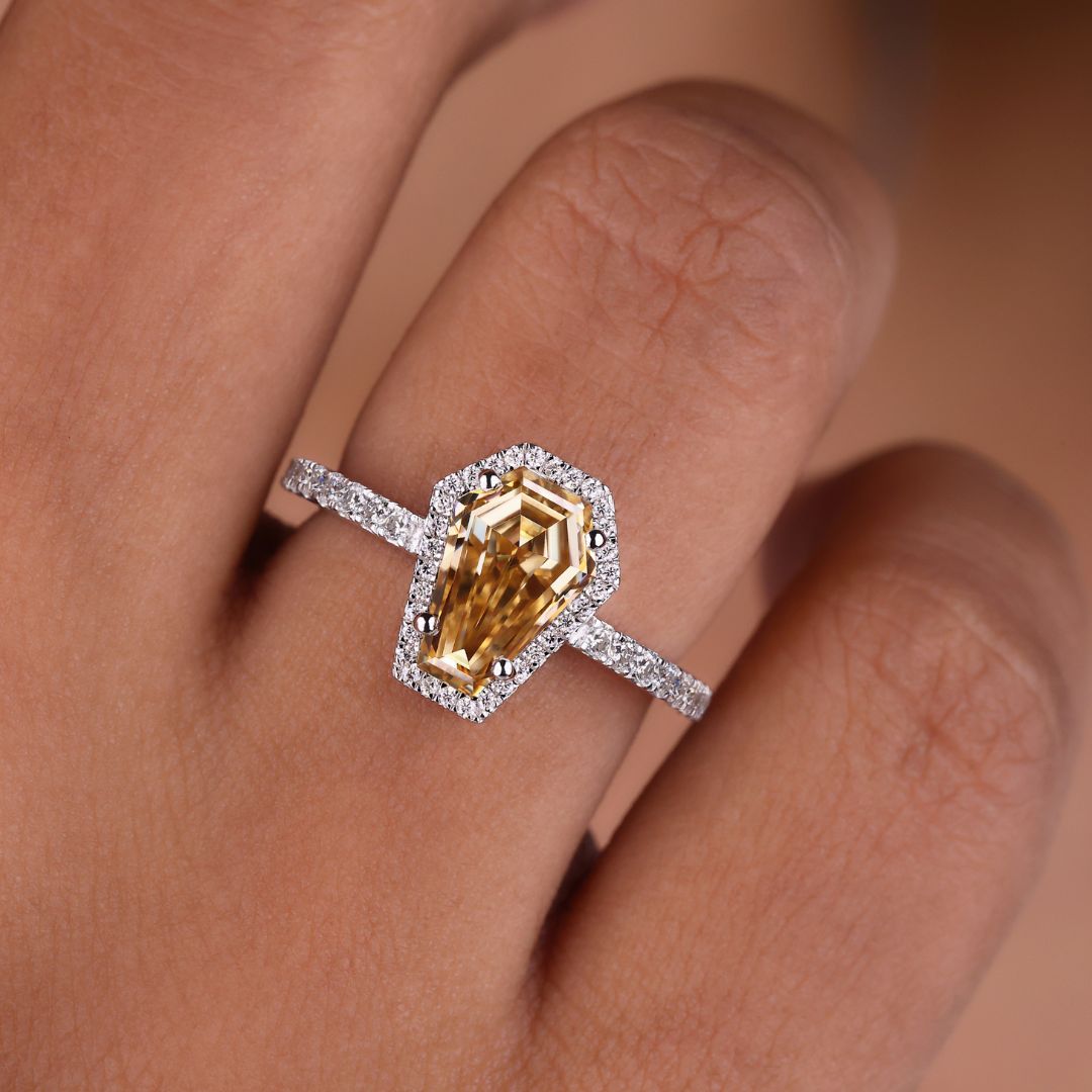 Pave wedding ring set from Avideri featuring refined details.