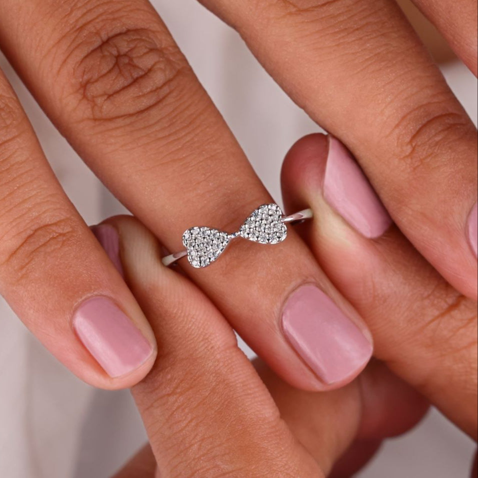 Round brilliant cut ring with maximum sparkle
