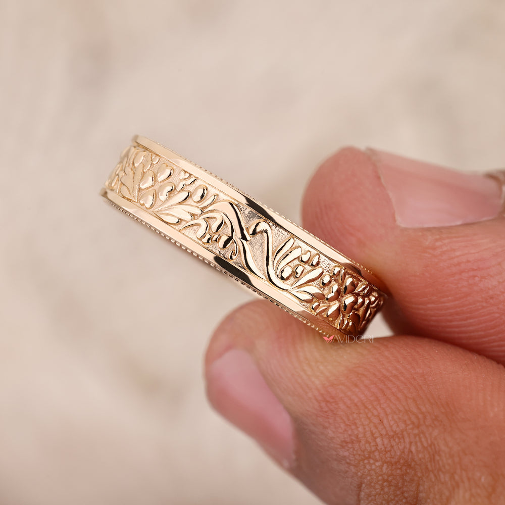 Vintage style men's ring with filigree pattern.
